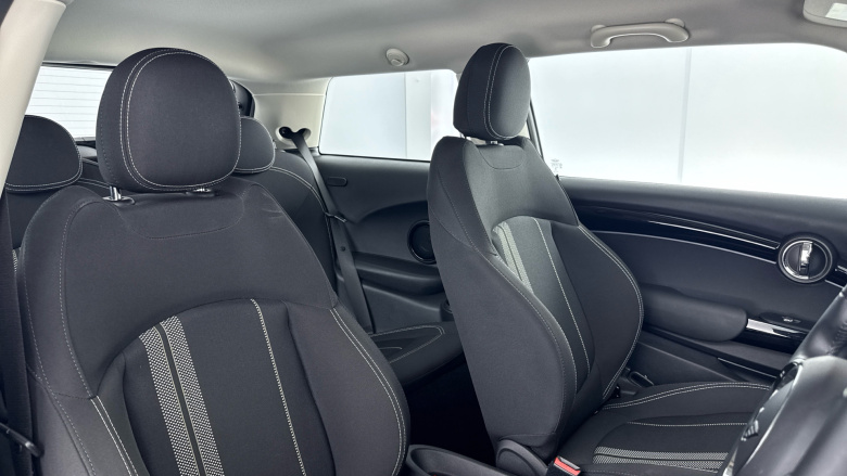 MINI Hatchback 135kW Cooper S Level 1 33kWh 3dr Auto Electric Hatchback